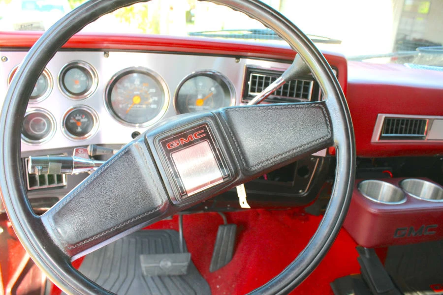 1987 GMC Sierra - Image 17 of 27