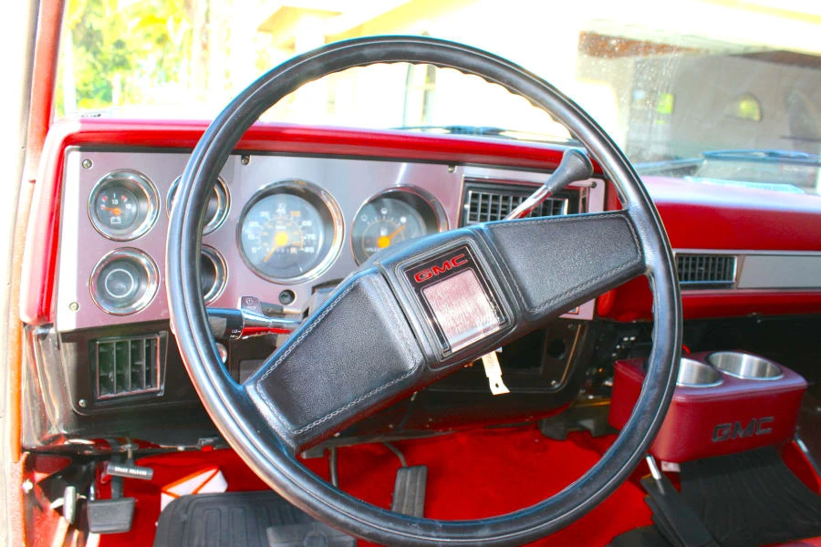 1987 GMC Sierra - Image 19 of 27