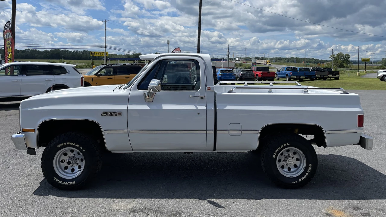 1987 GMC Sierra - Image 2 of 11