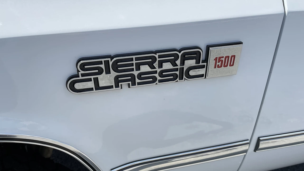 1987 GMC Sierra - Image 10 of 11