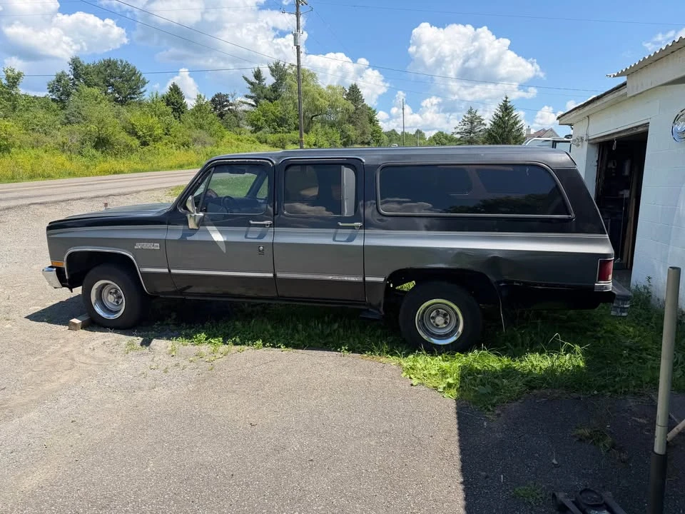 1987 GMC Suburban 7th Gen - Image 4 of 7