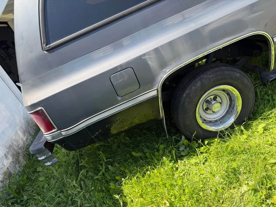 1987 GMC Suburban 7th Gen - Image 6 of 7