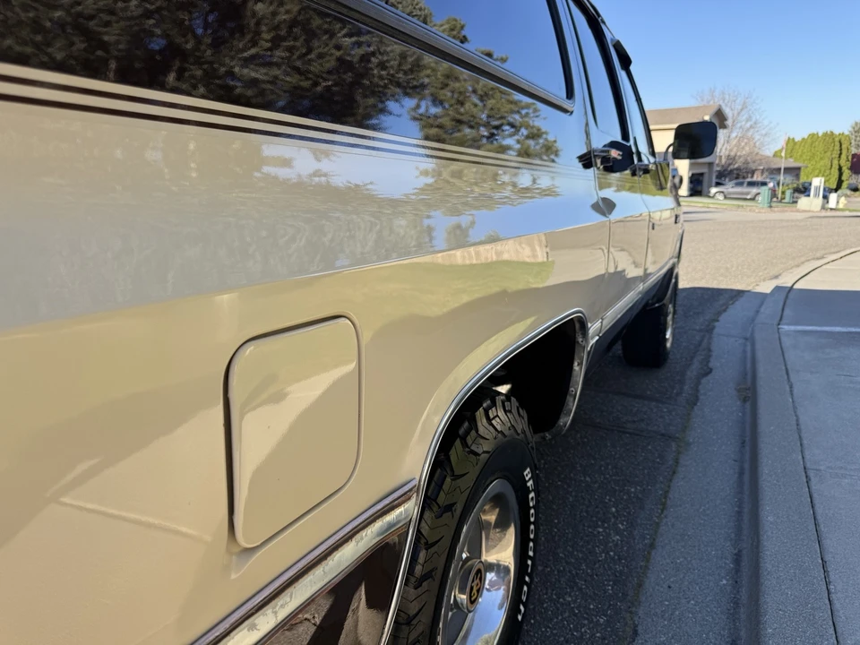 1987 GMC Suburban 7th Gen - Image 21 of 21