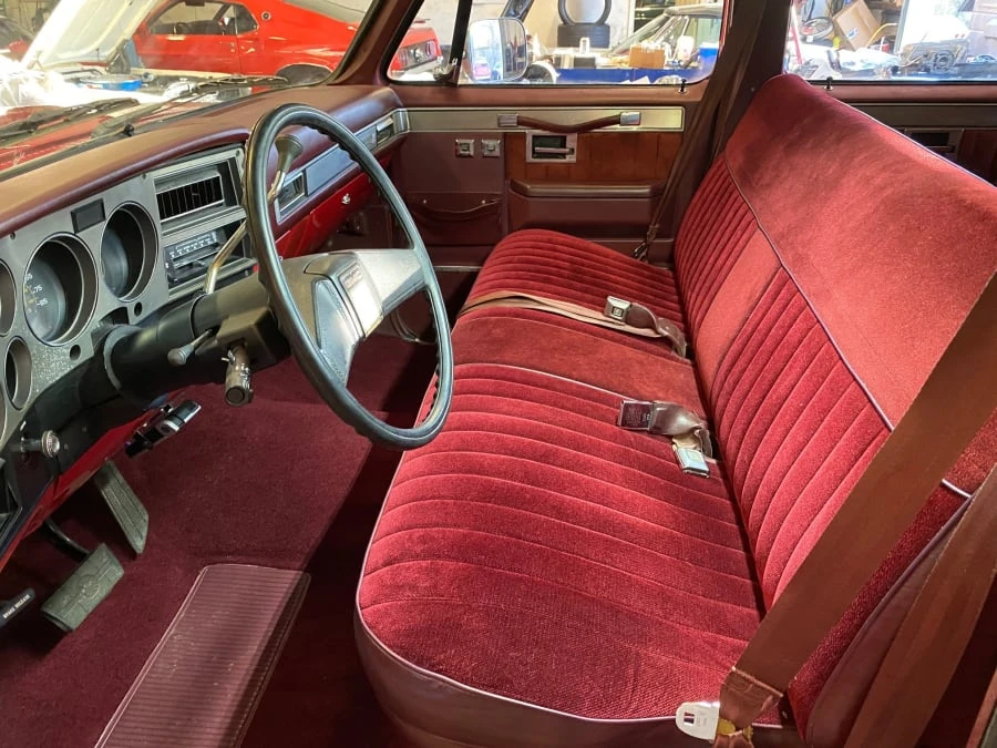 1987 GMC Suburban 7th Gen - Image 4 of 8