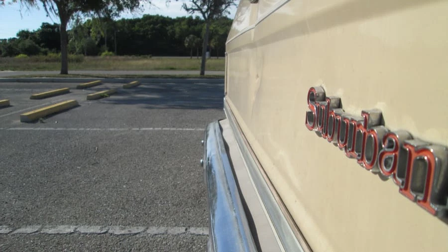 1987 GMC Suburban 7th Gen - Image 20 of 31