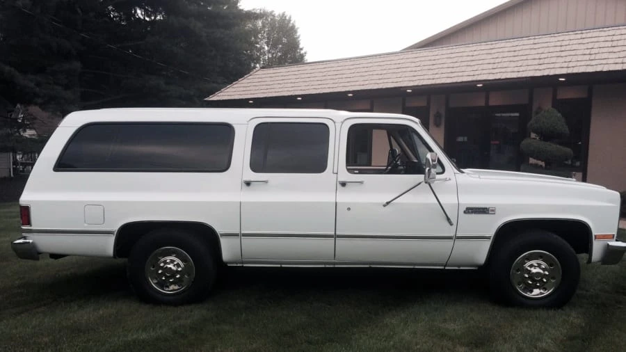 1987 GMC Suburban 7th Gen - Image 12 of 12