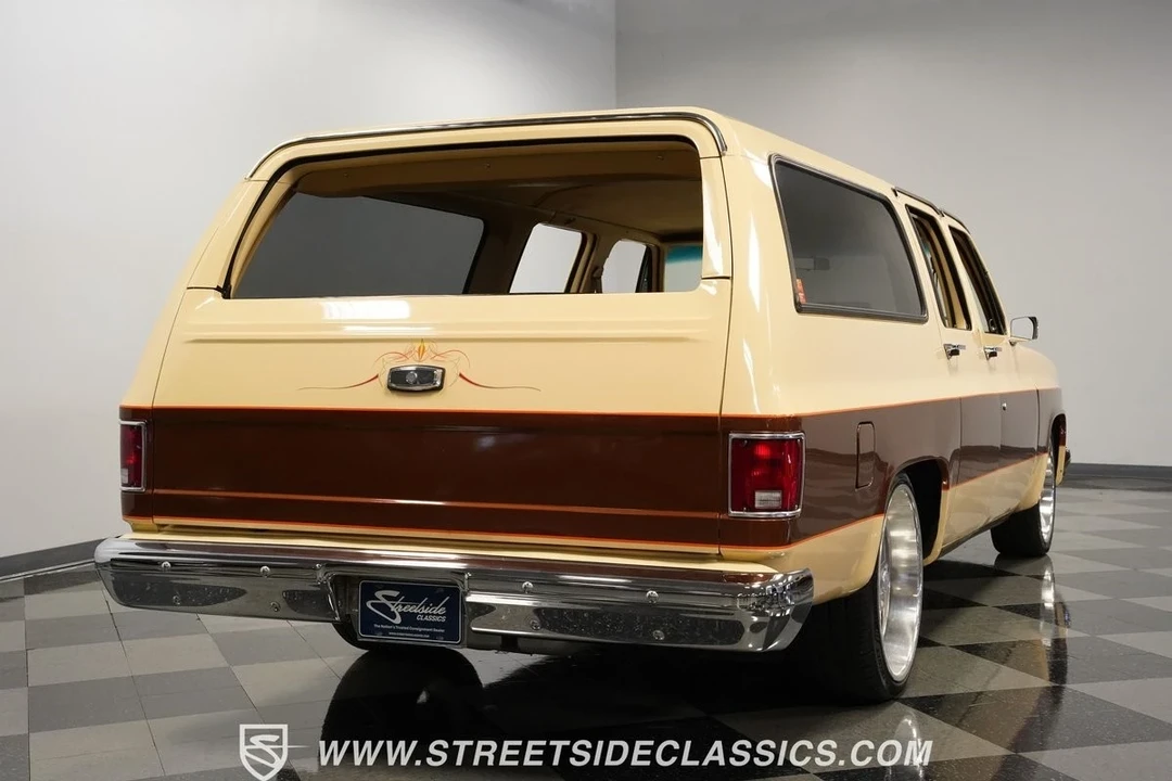1987 GMC Suburban 7th Gen - Image 12 of 12