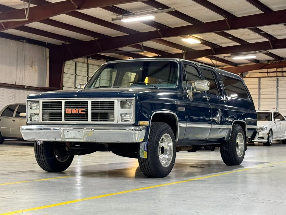 1987 Chevrolet Suburban 7th Gen - Image 4 of 31