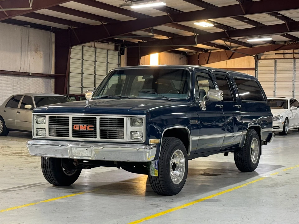 1987 Chevrolet Suburban 7th Gen - Image 3 of 31