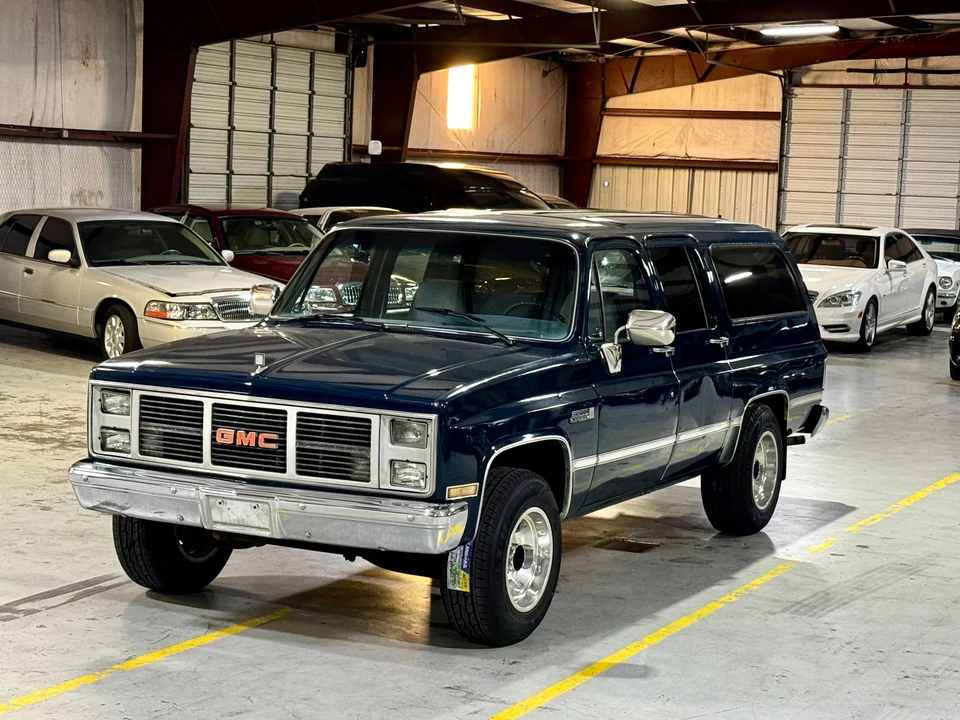 1987 Chevrolet Suburban 7th Gen - Image 2 of 31