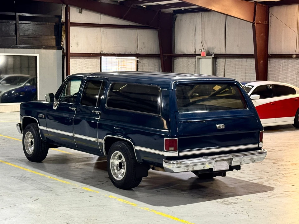 1987 Chevrolet Suburban 7th Gen - Image 12 of 31