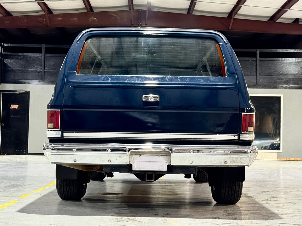 1987 Chevrolet Suburban 7th Gen - Image 15 of 31