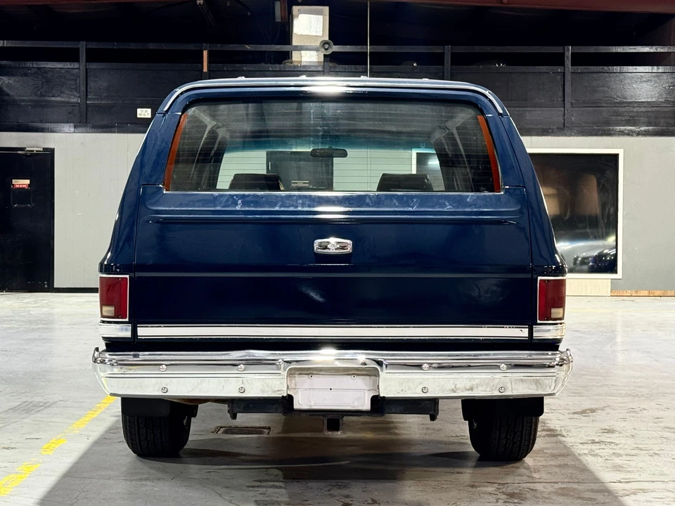 1987 Chevrolet Suburban 7th Gen - Image 14 of 31