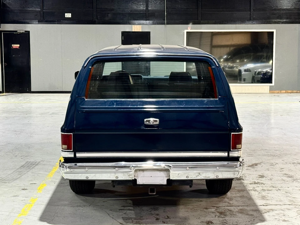 1987 Chevrolet Suburban 7th Gen - Image 13 of 31