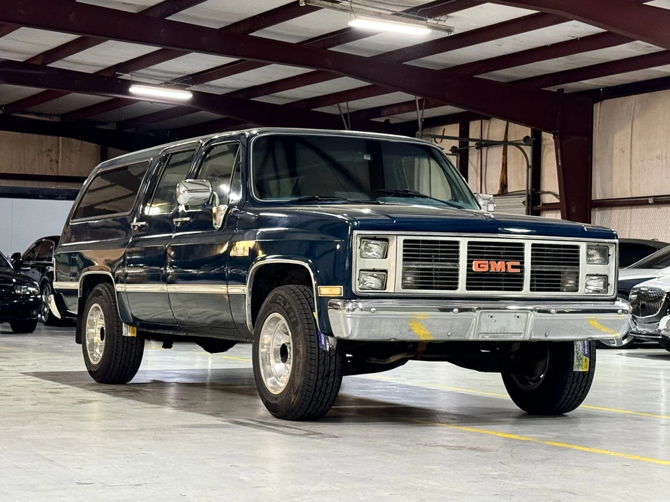 1987 Chevrolet Suburban 7th Gen - Image 25 of 31