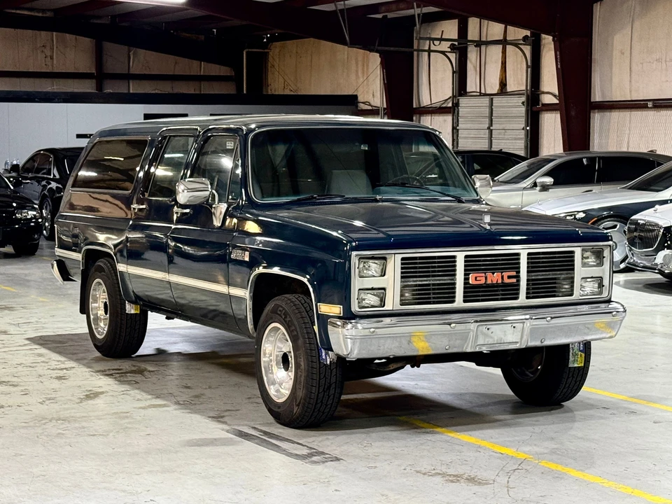 1987 Chevrolet Suburban 7th Gen - Image 24 of 31