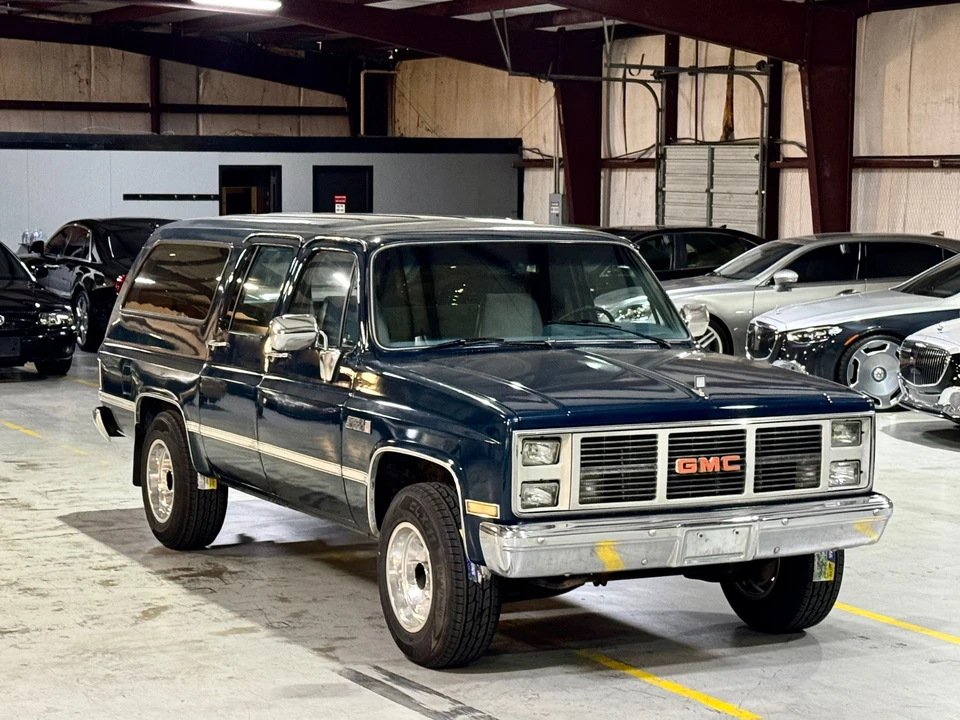 1987 Chevrolet Suburban 7th Gen - Image 23 of 31