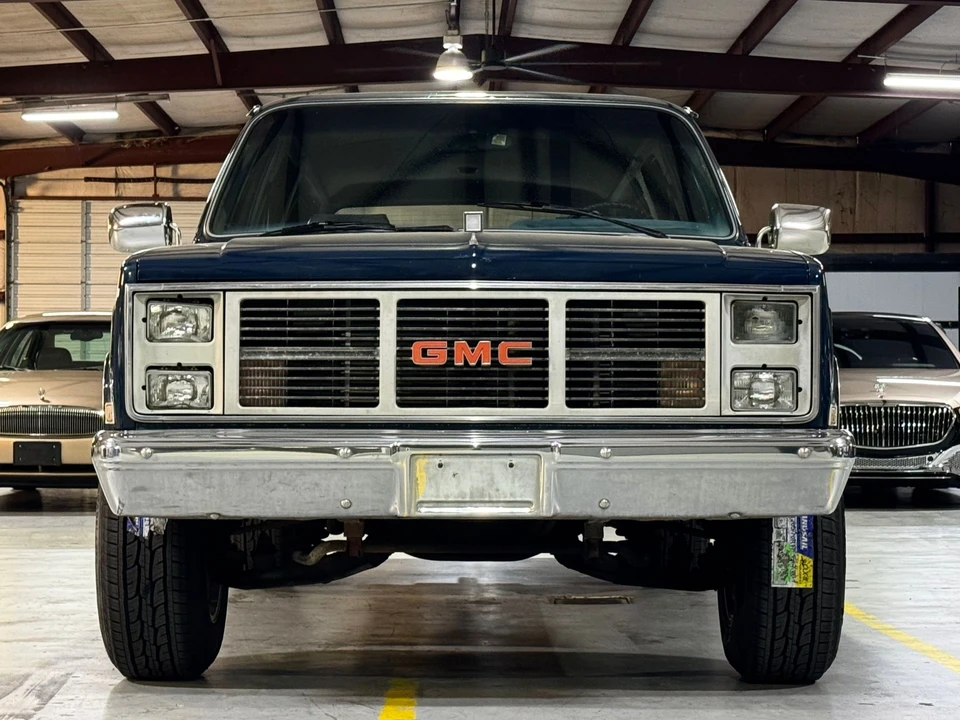 1987 Chevrolet Suburban 7th Gen - Image 27 of 31