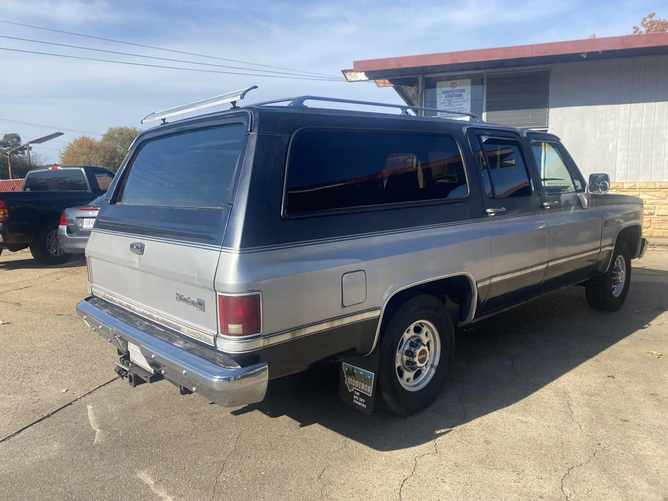 1987 GMC Suburban 7th Gen - Image 6 of 31