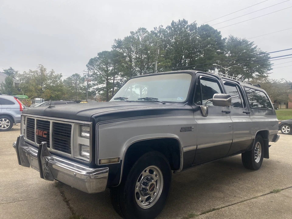 1987 GMC Suburban 7th Gen - Image 8 of 31