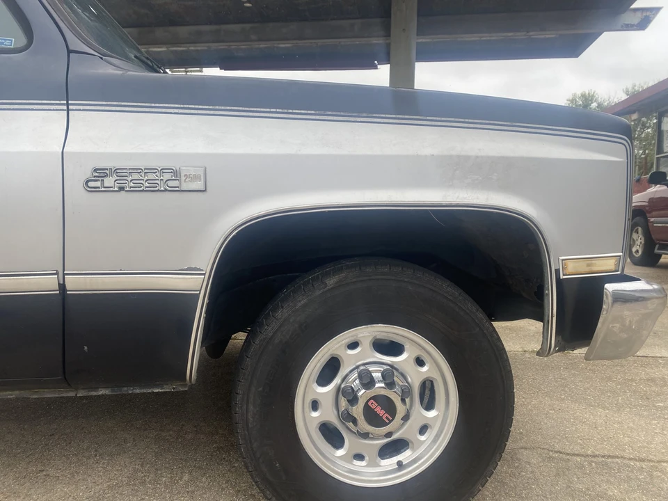 1987 GMC Suburban 7th Gen - Image 30 of 31