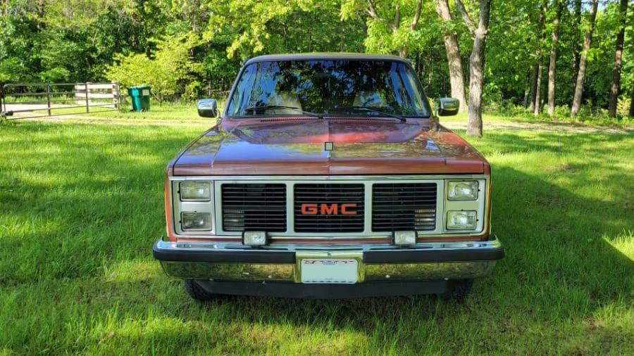 1987 GMC Suburban 7th Gen - Image 16 of 25