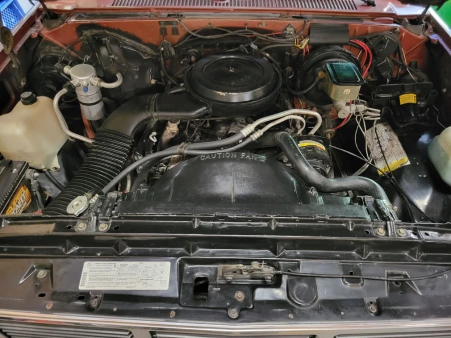 1987 GMC Suburban 7th Gen - Image 25 of 25