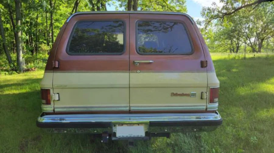 1987 GMC Suburban 7th Gen - Image 12 of 25