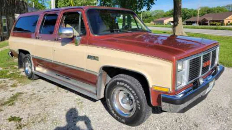 1987 GMC Suburban 7th Gen - Image 18 of 25
