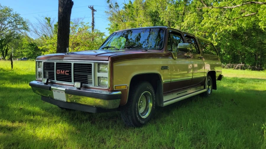 1987 GMC Suburban 7th Gen - Image 13 of 25