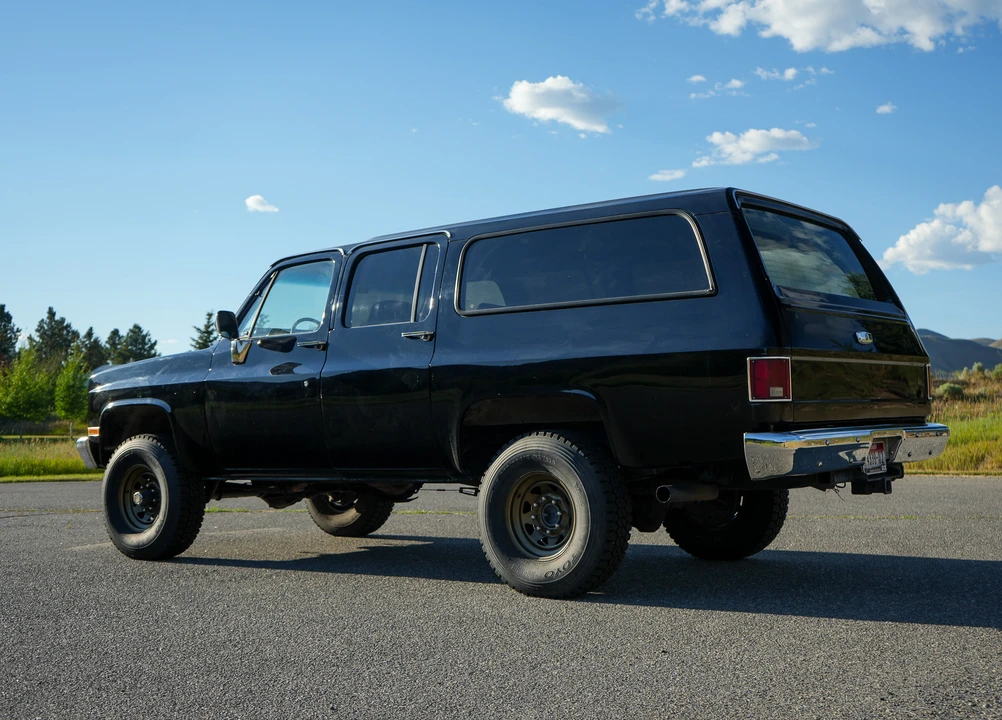 1987 GMC Suburban 7th Gen - Image 13 of 31