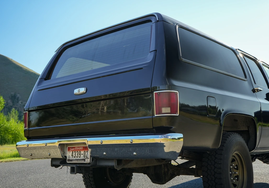 1987 GMC Suburban 7th Gen - Image 30 of 31