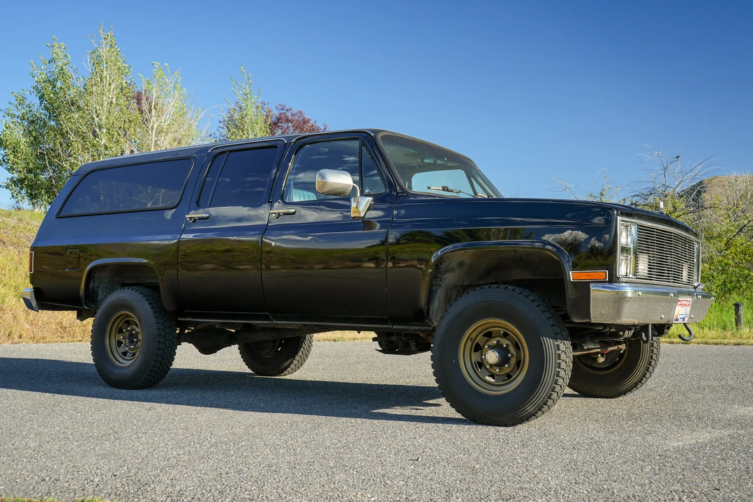 1987 GMC Suburban 7th Gen - Image 7 of 31