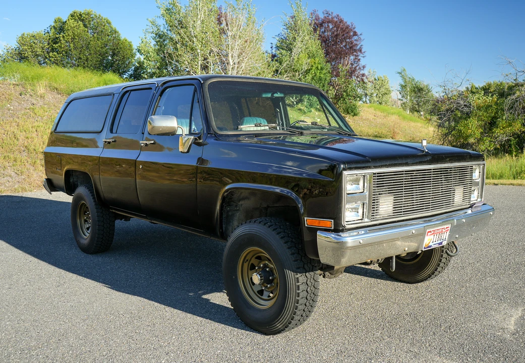1987 GMC Suburban 7th Gen - Image 6 of 31