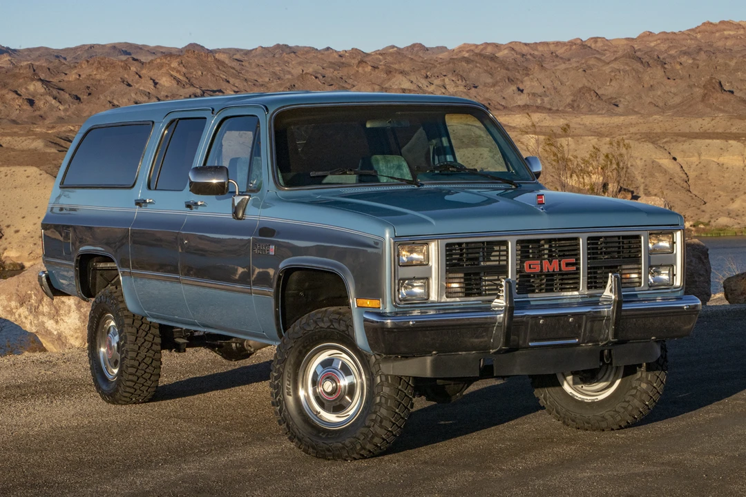 1987 GMC Suburban 7th Gen - Image 17 of 31