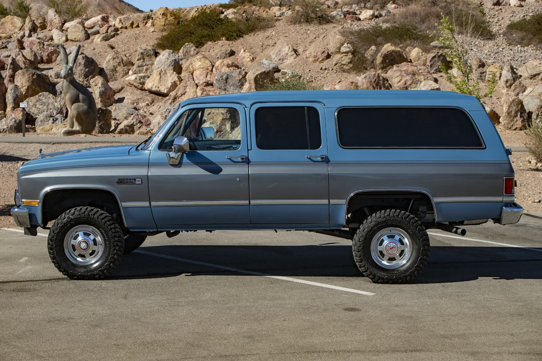 1987 GMC Suburban 7th Gen - Image 30 of 31