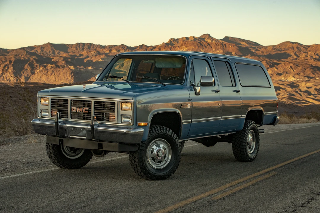 1987 GMC Suburban 7th Gen - Image 6 of 31