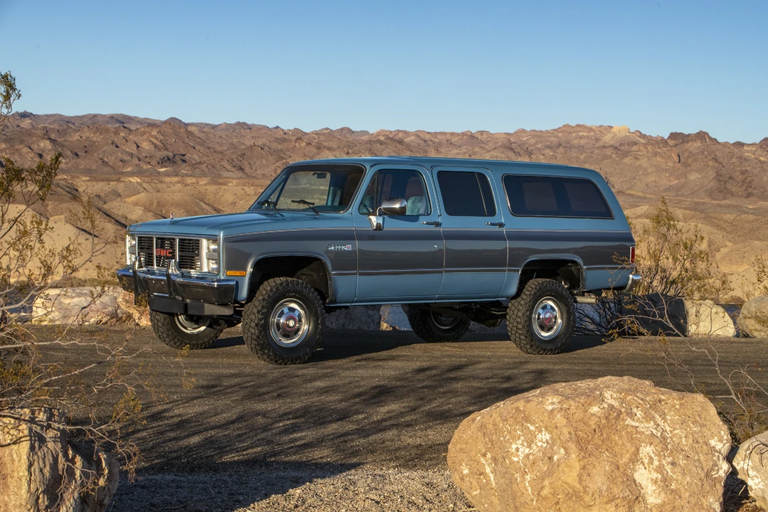 1987 GMC Suburban 7th Gen - Image 28 of 31