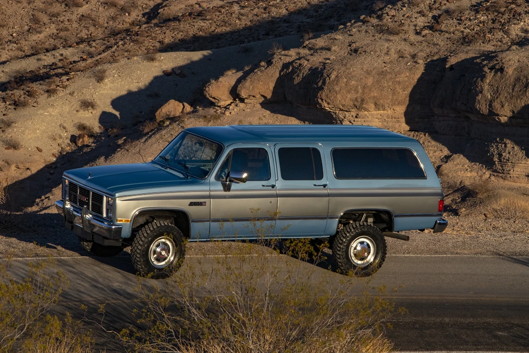 1987 GMC Suburban 7th Gen - Image 27 of 31