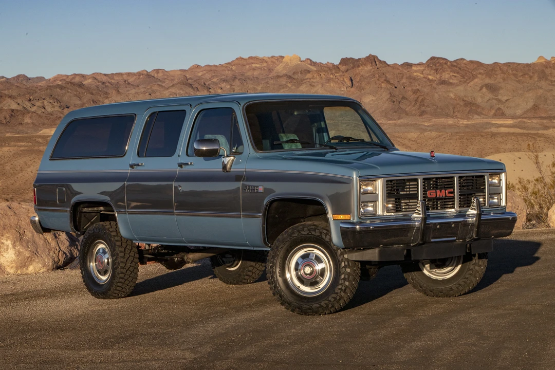 1987 GMC Suburban 7th Gen - Image 18 of 31