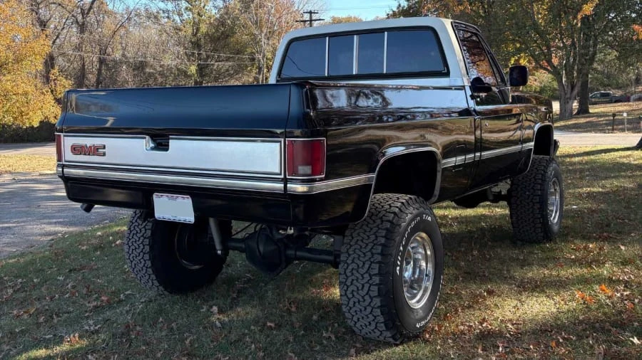 1987 GMC C/K 3rd Gen - Image 2 of 15