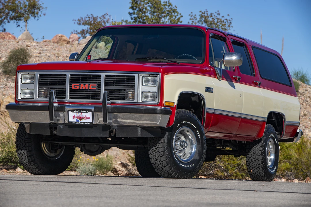 1987 GMC Suburban 7th Gen - Image 5 of 31