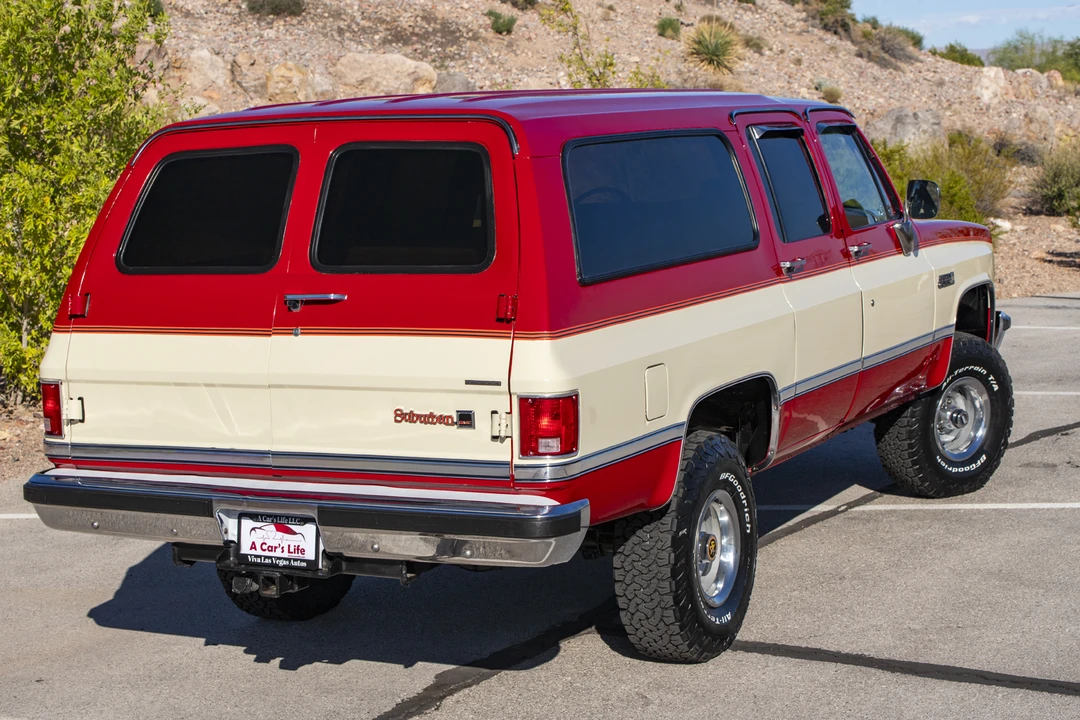 1987 GMC Suburban 7th Gen - Image 30 of 31