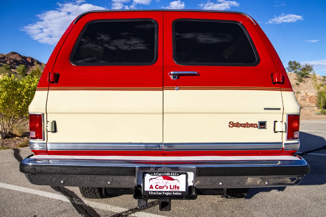 1987 GMC Suburban 7th Gen - Image 28 of 31