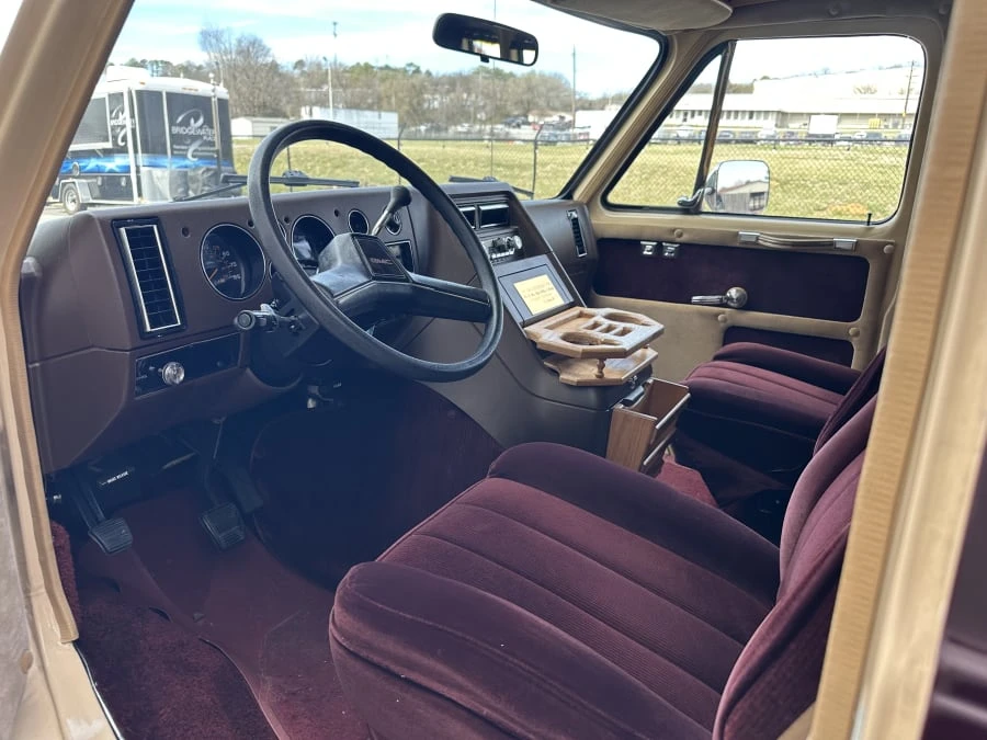 1987 GMC G-series Van - Image 12 of 29