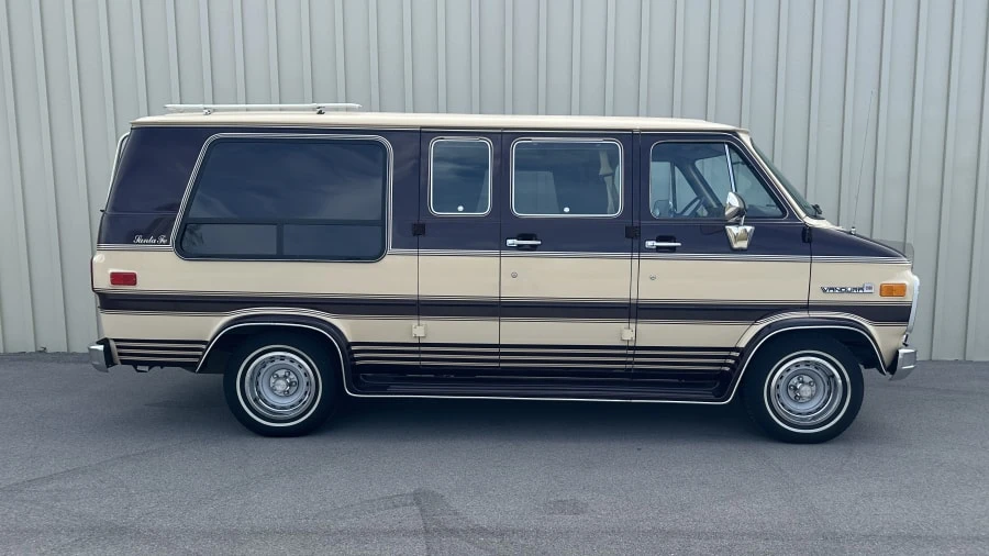 1987 GMC G-series Van - Image 2 of 29