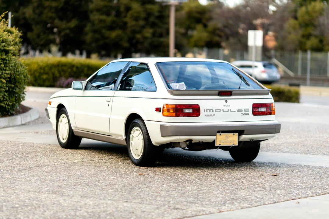 1987 Isuzu Impulse - Image 3 of 31