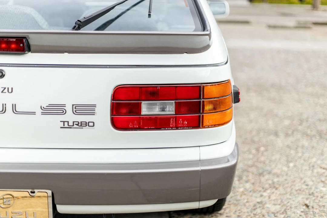1987 Isuzu Impulse - Image 16 of 31