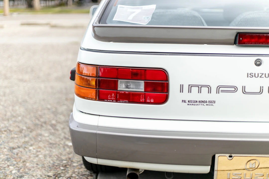 1987 Isuzu Impulse - Image 17 of 31