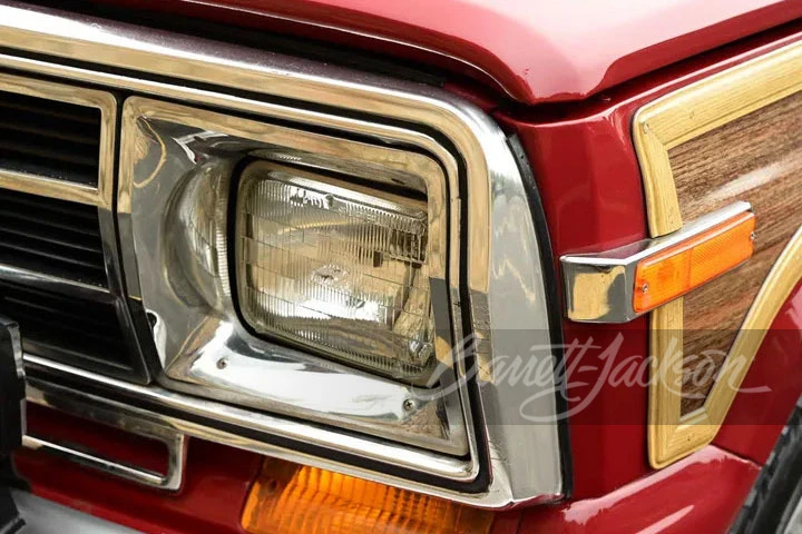 1987 Jeep SJ Grand Wagoneer - Image 8 of 17